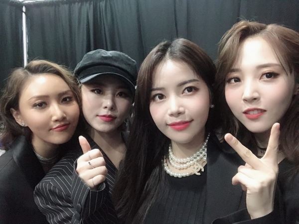 (사진=마마무 SNS)